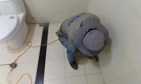 若尔盖卫生间补漏
